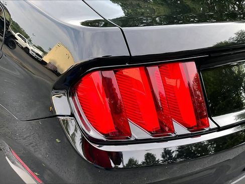 Used 2017 Ford Mustang GT Premium w/ Equipment Group 401A RWD image 23