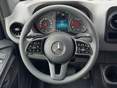 Used 2024 Mercedes-Benz Sprinter 2500 image 19