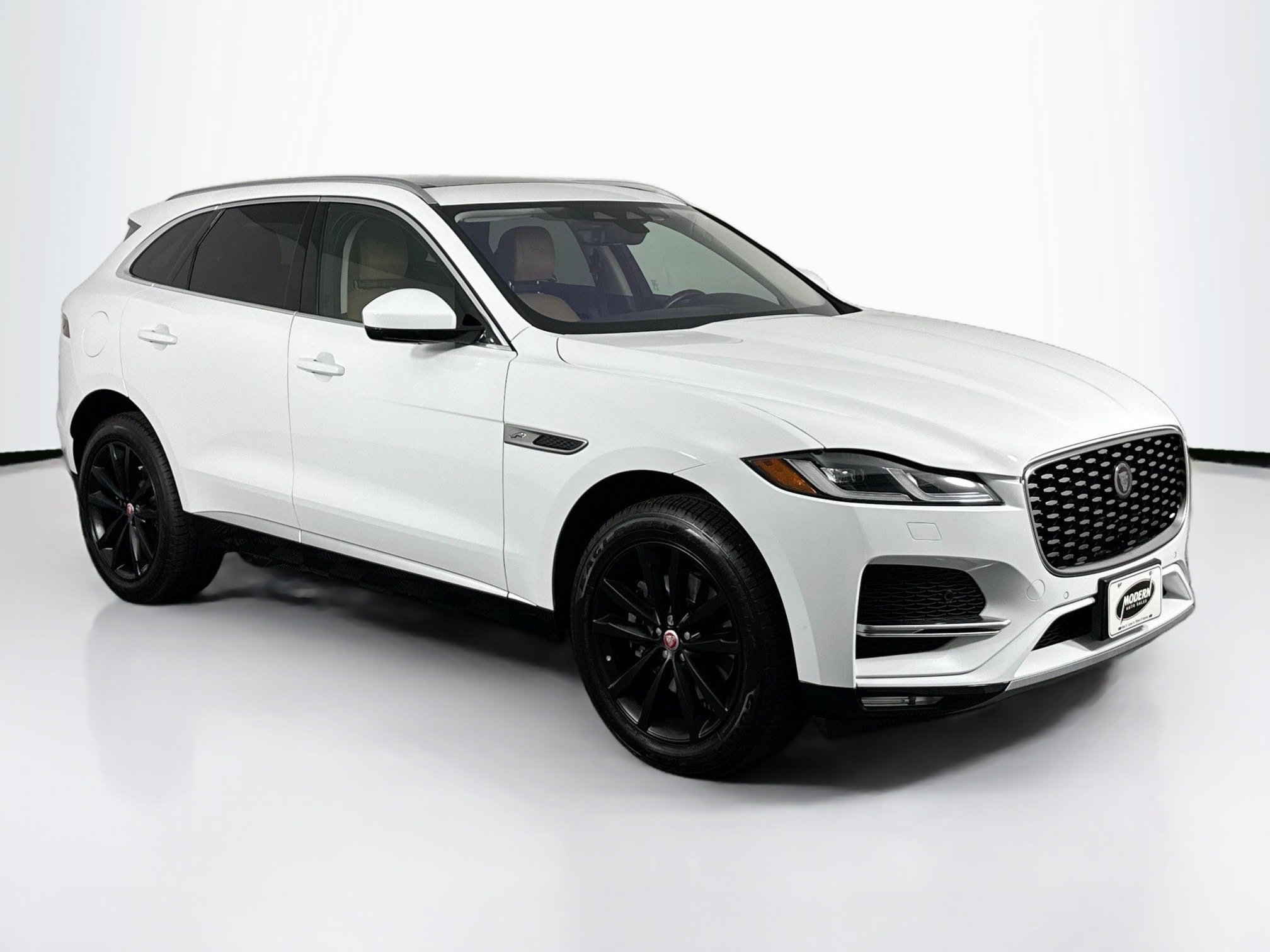 Used 2023 Jaguar F-PACE S AWD/4WD image 2