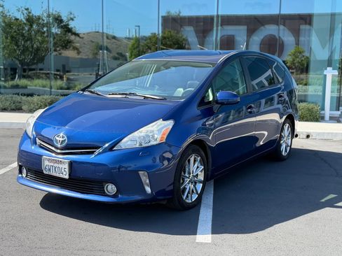 Used 2012 Toyota Prius V Five FWD image 5