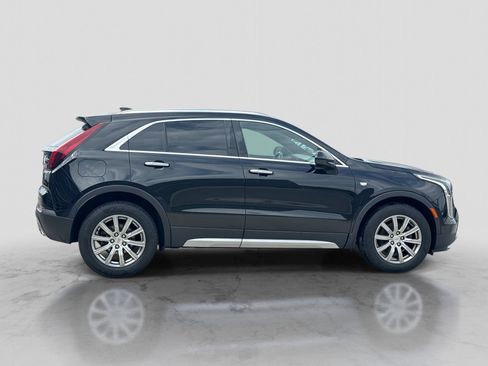 Used 2019 Cadillac XT4 Premium Luxury w/ Cold Weather Package FWD image 9