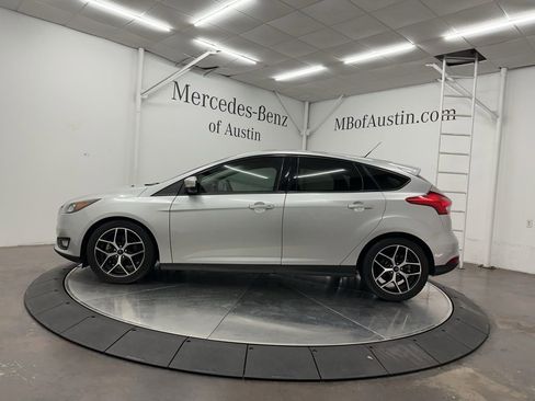 Used 2018 Ford Focus SEL FWD image 4