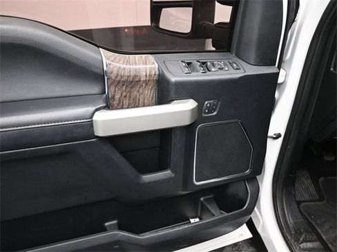 Used 2019 Ford F250 Lariat w/ Lariat Value Package image 14