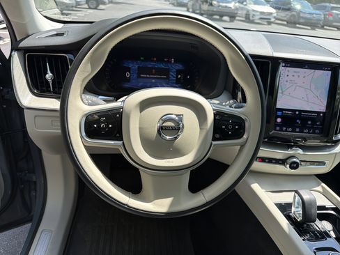 Certified 2023 Volvo XC60 B5 Plus w/ Climate Package FWD image 18