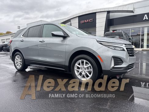 Used 2024 Chevrolet Equinox LT image 1