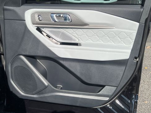 New 2026 Ford Explorer Platinum w/ LUX Leather Package image 15