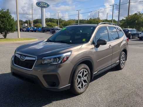Used 2019 Subaru Forester Premium AWD/4WD image 16