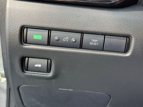 Used 2024 Nissan Sentra SV FWD image 20