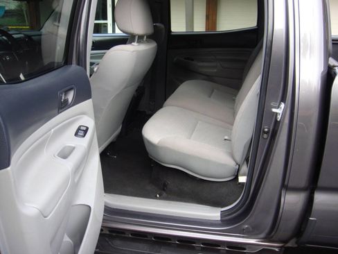 Used 2013 Toyota Tacoma 4x4 Double Cab image 13