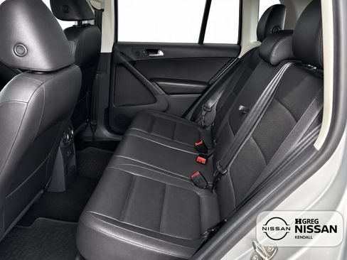 Used 2017 Volkswagen Tiguan S FWD image 12