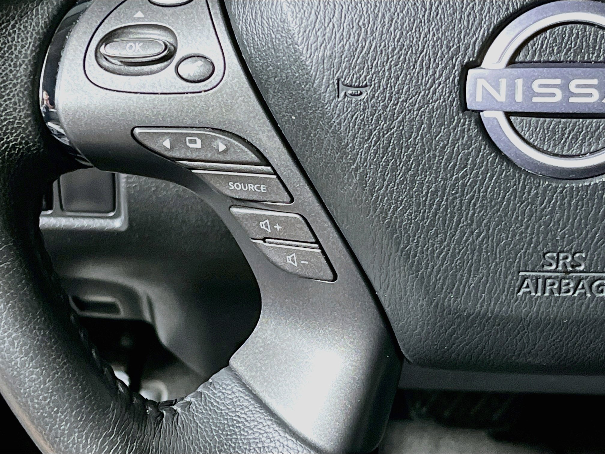 Used 2023 Nissan Murano SV w/ SV Midnight Edition Package FWD image 18