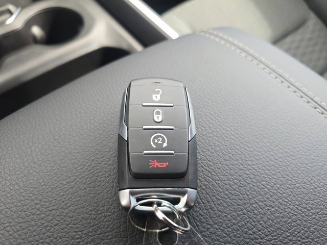 New 2026 RAM 1500 Express AWD/4WD image 27