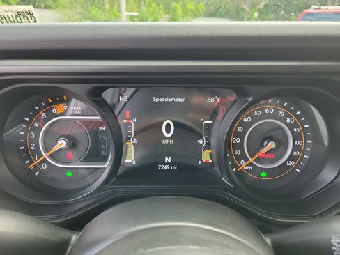 Used 2024 Jeep Wrangler Rubicon w/ Technology Group AWD/4WD image 26