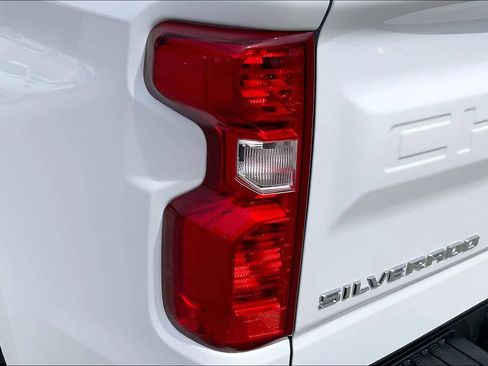 Used 2025 Chevrolet Silverado 1500 Custom Trail Boss AWD/4WD image 25