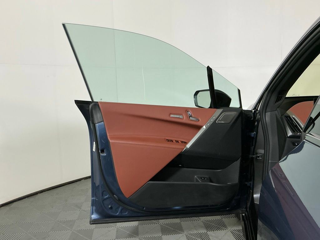 Certified 2026 BMW iX M70 AWD/4WD image 19