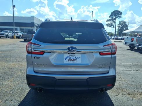 Used 2023 Subaru Ascent Limited w/ Technology Package AWD/4WD image 4