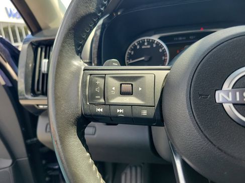 Used 2025 Nissan Pathfinder SV FWD image 24