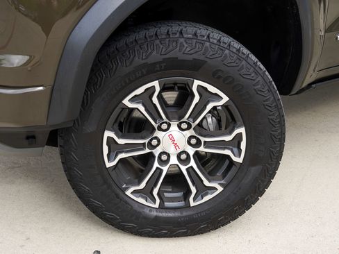 Used 2024 GMC Canyon AT4 AWD/4WD image 28