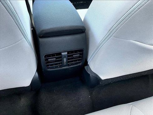 Used 2023 Toyota Corolla Cross L image 25