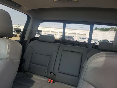 Used 2015 GMC Sierra 1500 SLT w/ SLT Crew Cab Value Package AWD/4WD image 28