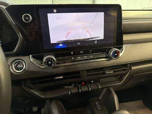 Used 2023 Chevrolet Colorado W/T image 18