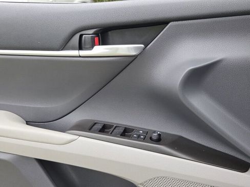 Used 2023 Toyota Camry SE image 27