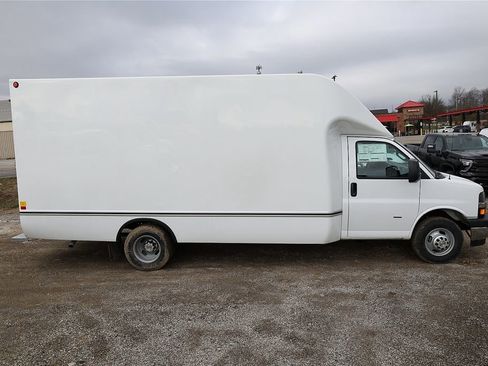 New 2026 Chevrolet Express 3500 w/ Power Convenience Package image 14