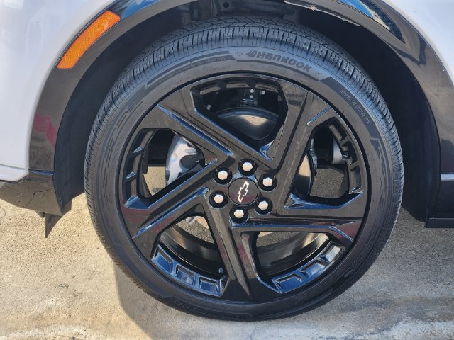 Used 2024 Chevrolet Equinox EV RS FWD image 17