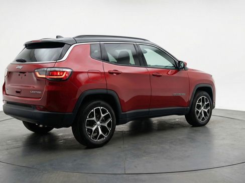 Used 2025 Jeep Compass Limited AWD/4WD image 9