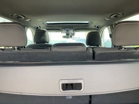 Used 2025 Jeep Grand Cherokee Laredo X RWD image 18