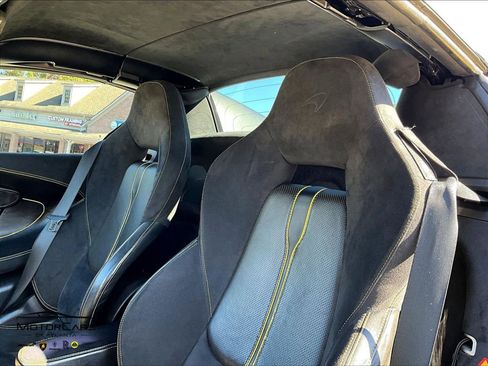 Used 2018 McLaren 570S Spider image 18