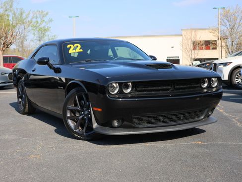 Used 2022 Dodge Challenger R/T w/ Blacktop Package RWD image 2