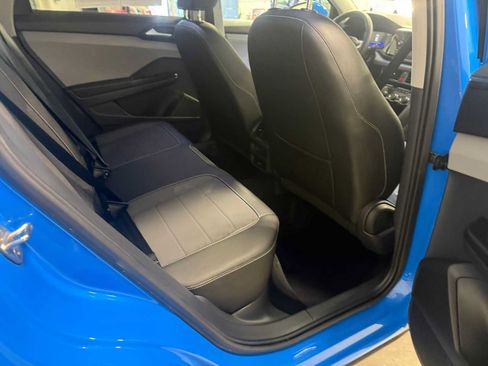 Certified 2024 Volkswagen Taos SE FWD image 26