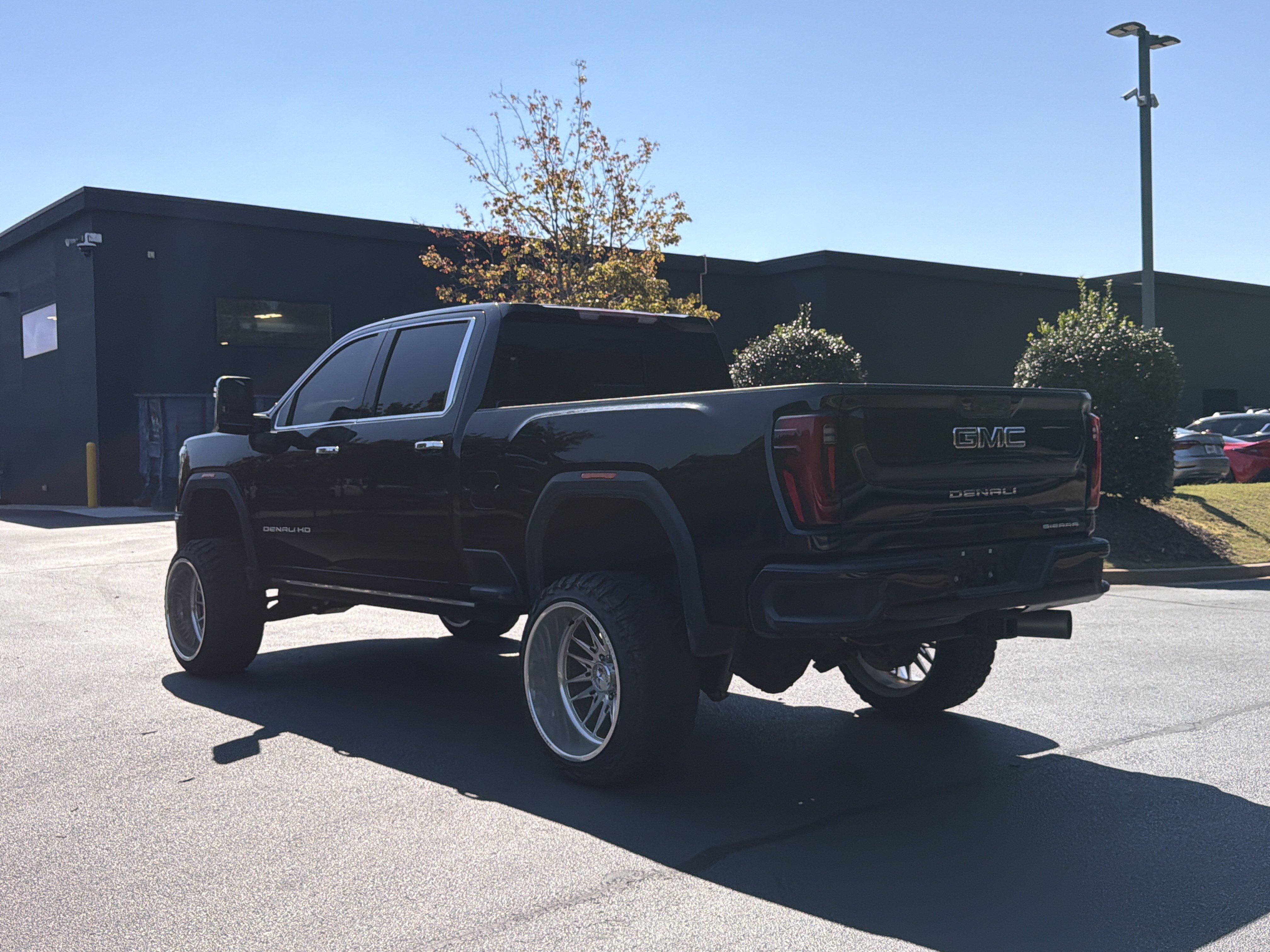 Used 2025 GMC Sierra 2500 Denali Ultimate AWD/4WD image 13