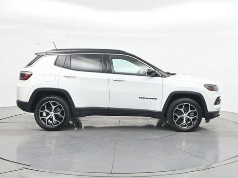 Used 2024 Jeep Compass Limited AWD/4WD image 4