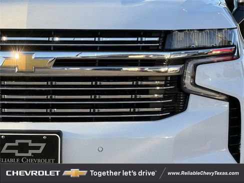 Used 2023 Chevrolet Suburban Premier image 4