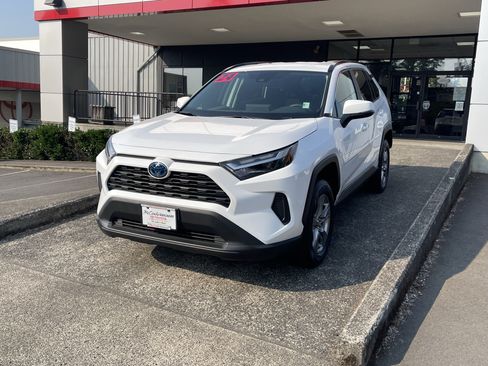 Certified 2024 Toyota RAV4 LE AWD/4WD image 3