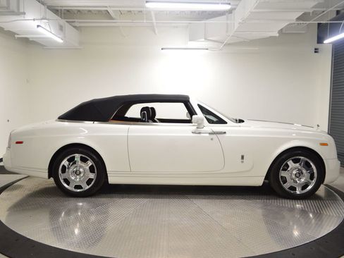 Used 2009 Rolls-Royce Phantom Drophead Coupe RWD image 8