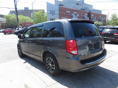 Used 2018 Dodge Grand Caravan GT FWD image 5