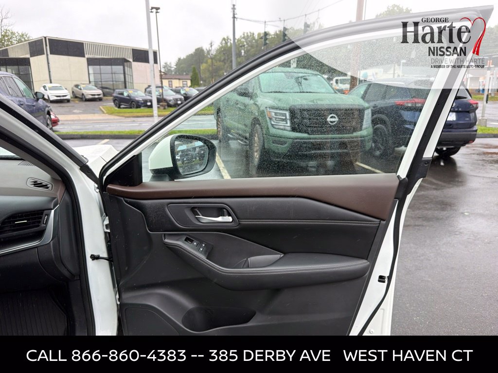Certified 2023 Nissan Rogue SV w/ SV Premium B Package AWD/4WD image 30