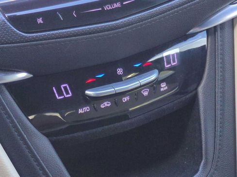 Used 2018 Cadillac XT5 FWD image 17
