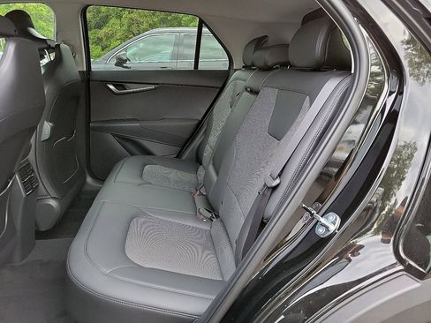 New 2025 Kia Niro EX image 5