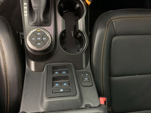 Used 2022 Ford Bronco Badlands image 26