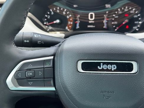 Used 2025 Jeep Compass Limited AWD/4WD image 24