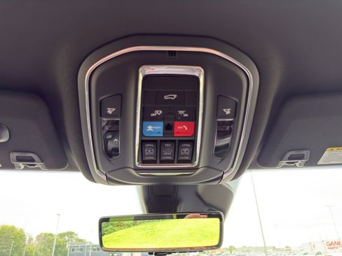 New 2025 Jeep Grand Cherokee L Limited w/ Luxury Tech Group II image 24