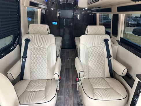 Used 2022 Mercedes-Benz Sprinter 3500 image 30