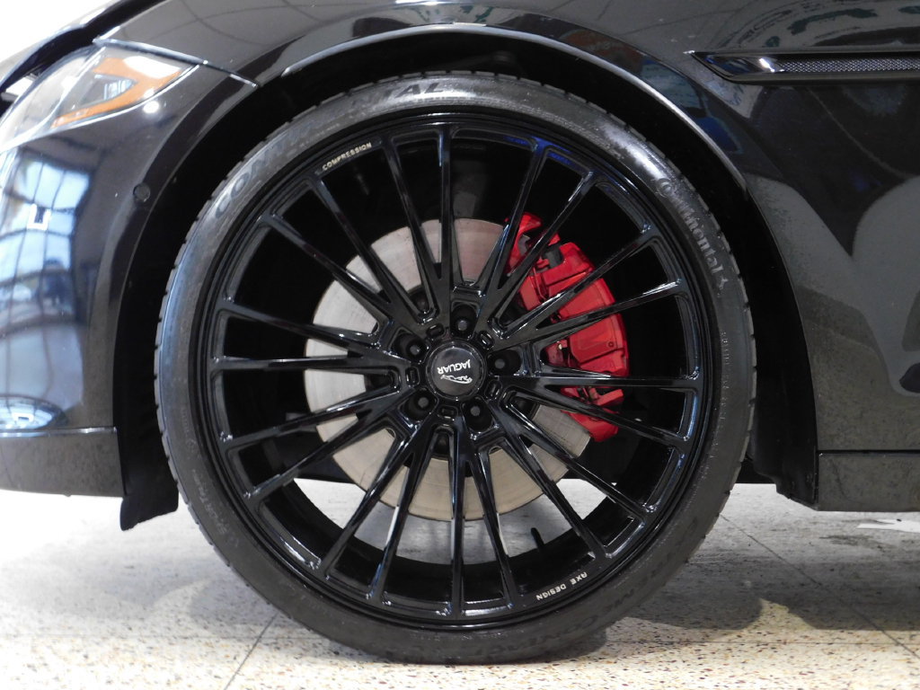 Used 2018 Jaguar XJ RWD image 24