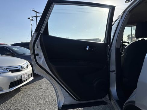 Used 2015 Nissan Rogue S w/ Convenience Package FWD image 10