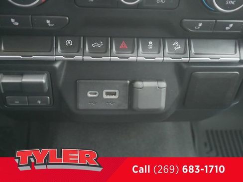 Used 2019 Chevrolet Silverado 1500 LT w/ Texas Edition AWD/4WD image 32