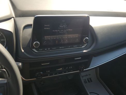 Used 2024 Nissan Rogue SV image 24